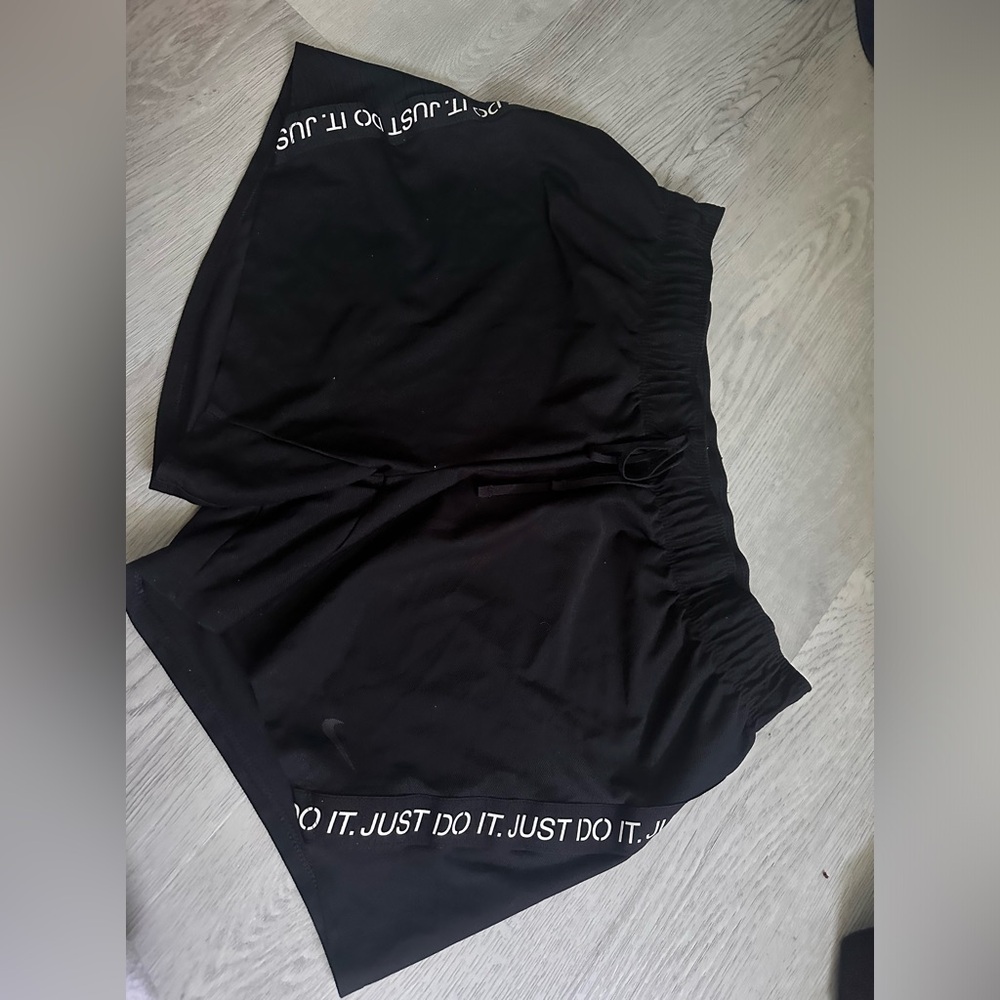 Black nike dri fit athletic shorts